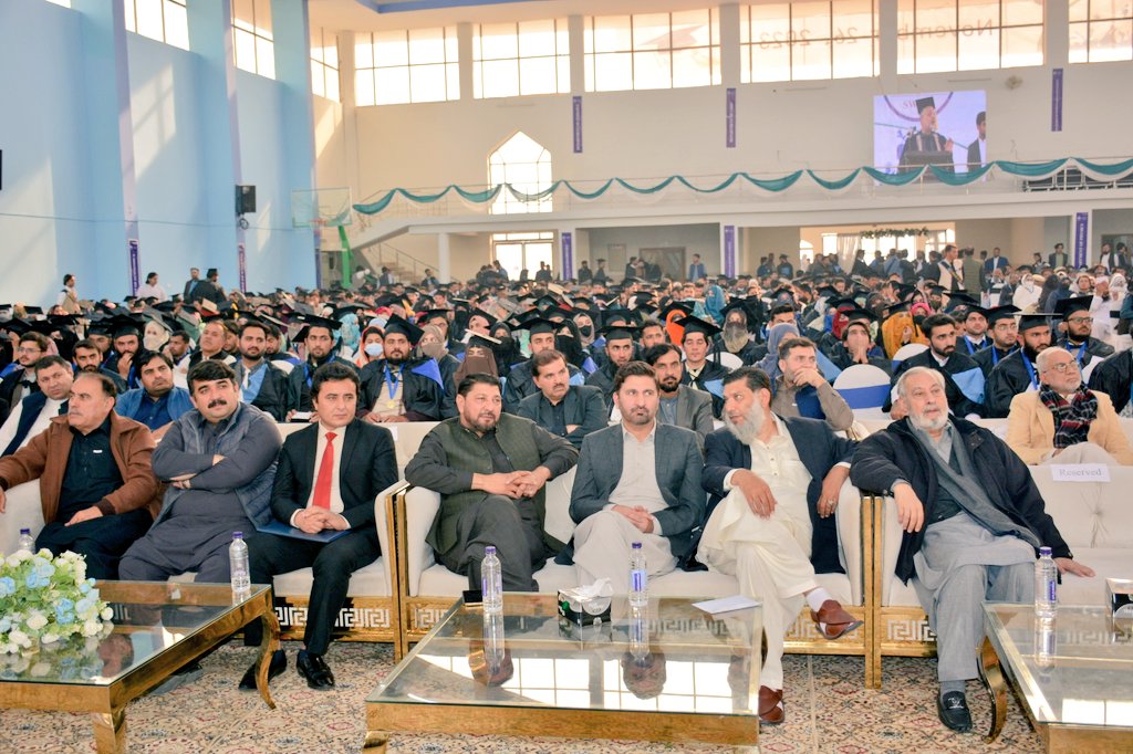 SwabiUniversity's tweet photo. #UniversityOfSwabi held its Convocation today. 680 students received their degrees; 88 their gold medals; and 02 faculty members their Best University Teacher Award from the Chancellor of the University. https://t.co/t7XiT8JtZn