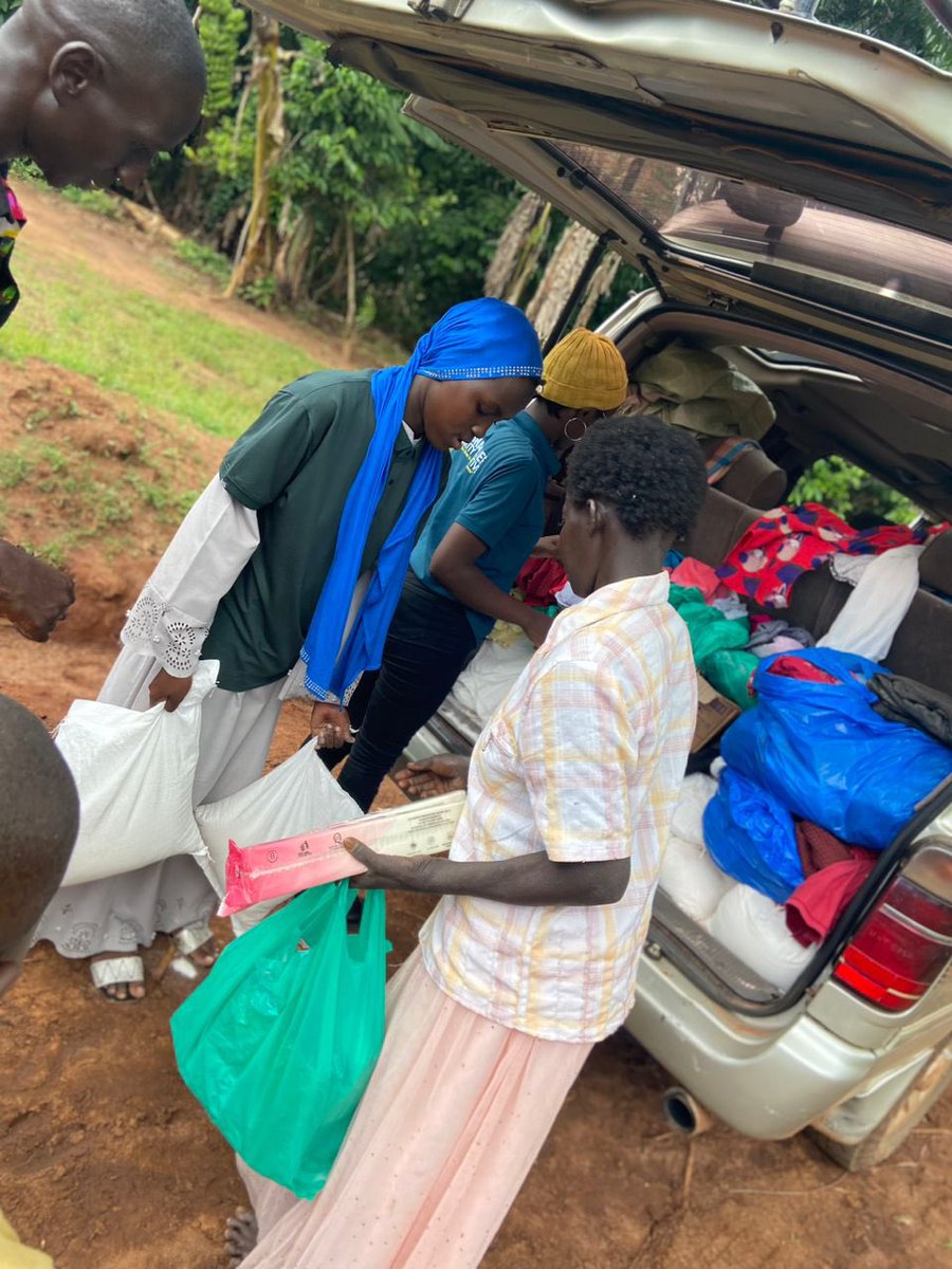 jalirabagi's tweet image. We had our Mayuge Charity Drive yesterday,thanks a lot for the contributions and the support.We were able to distribute items to Mayuge people and they were happy.
