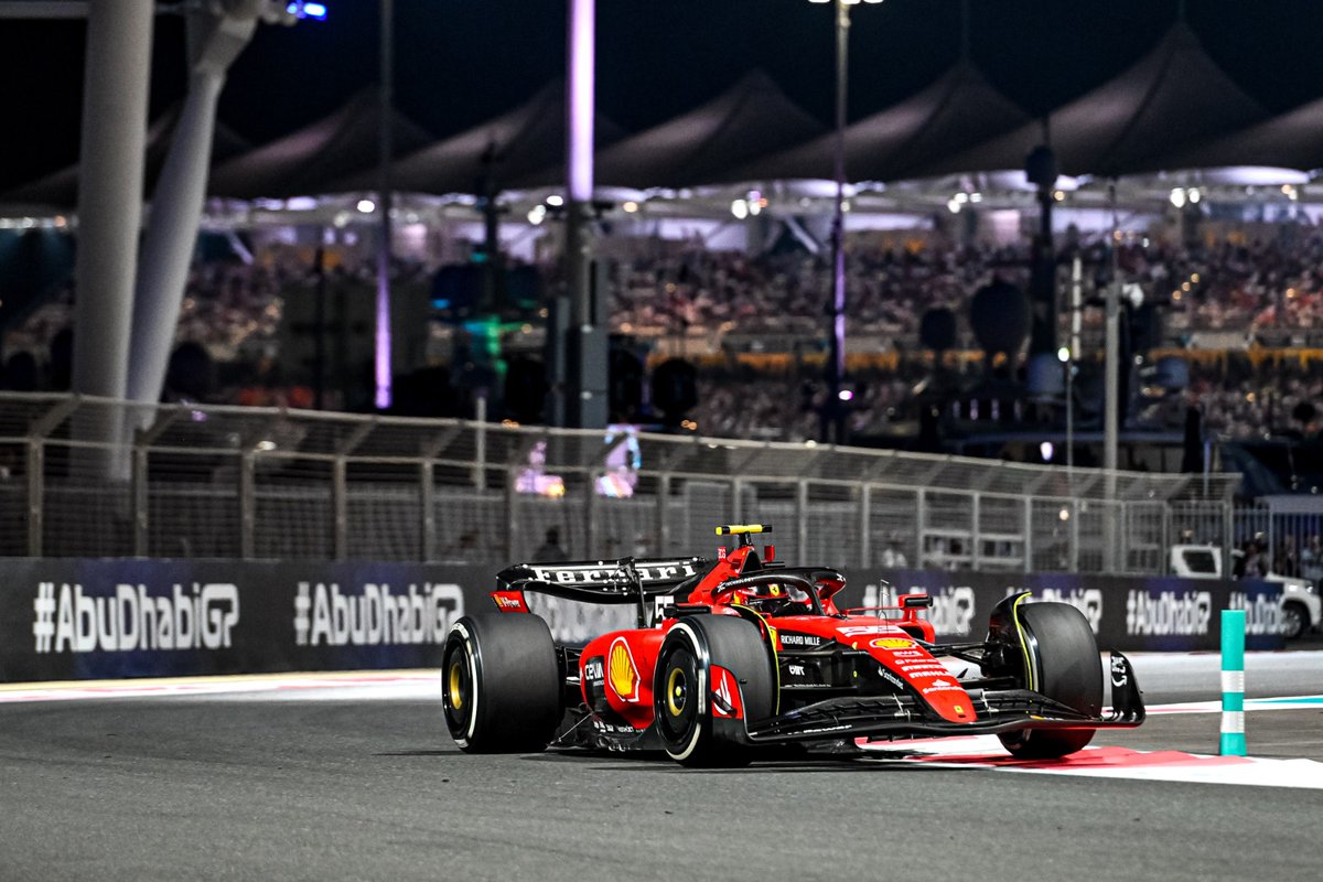 Carlossainz55's tweet image. 🇦🇪Not the way we wanted to finish the season with such a tough double-header. Missing Constructors’ P2 hurts, but we fought until the last race and we’ll regroup during the winter. Grazie a tutti e Forza Ferrari sempre.
👉carlossainz.es/en/carlos-sain…
-
#CarlosSainz