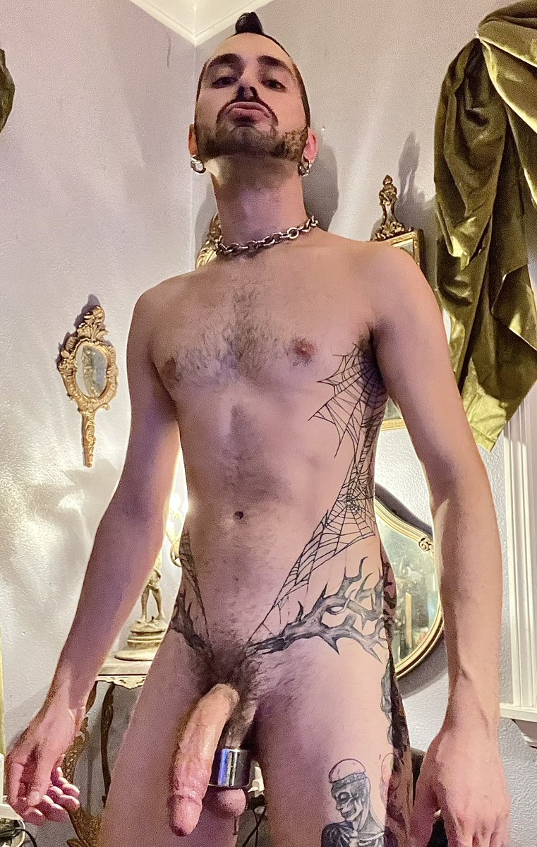 xsirspookyx's tweet photo. Worship my cock and call me Sir 👅 https://t.co/ldFuRdLNM1