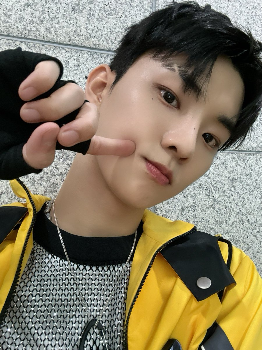 WE_THE_BOYZ's tweet photo. [큐] 💛Watch it♥️ https://t.co/7EWP39nZUg