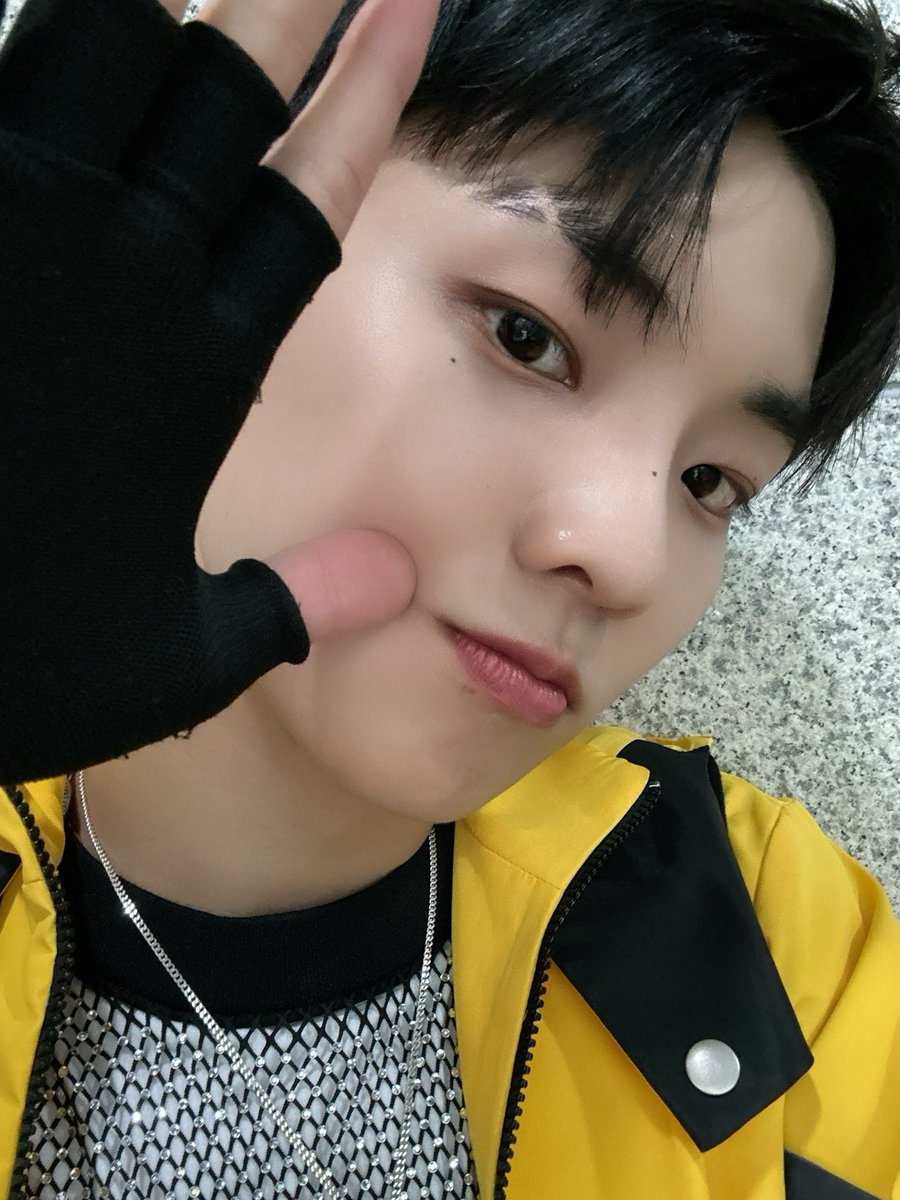 WE_THE_BOYZ's tweet photo. [큐] 💛Watch it♥️ https://t.co/7EWP39nZUg