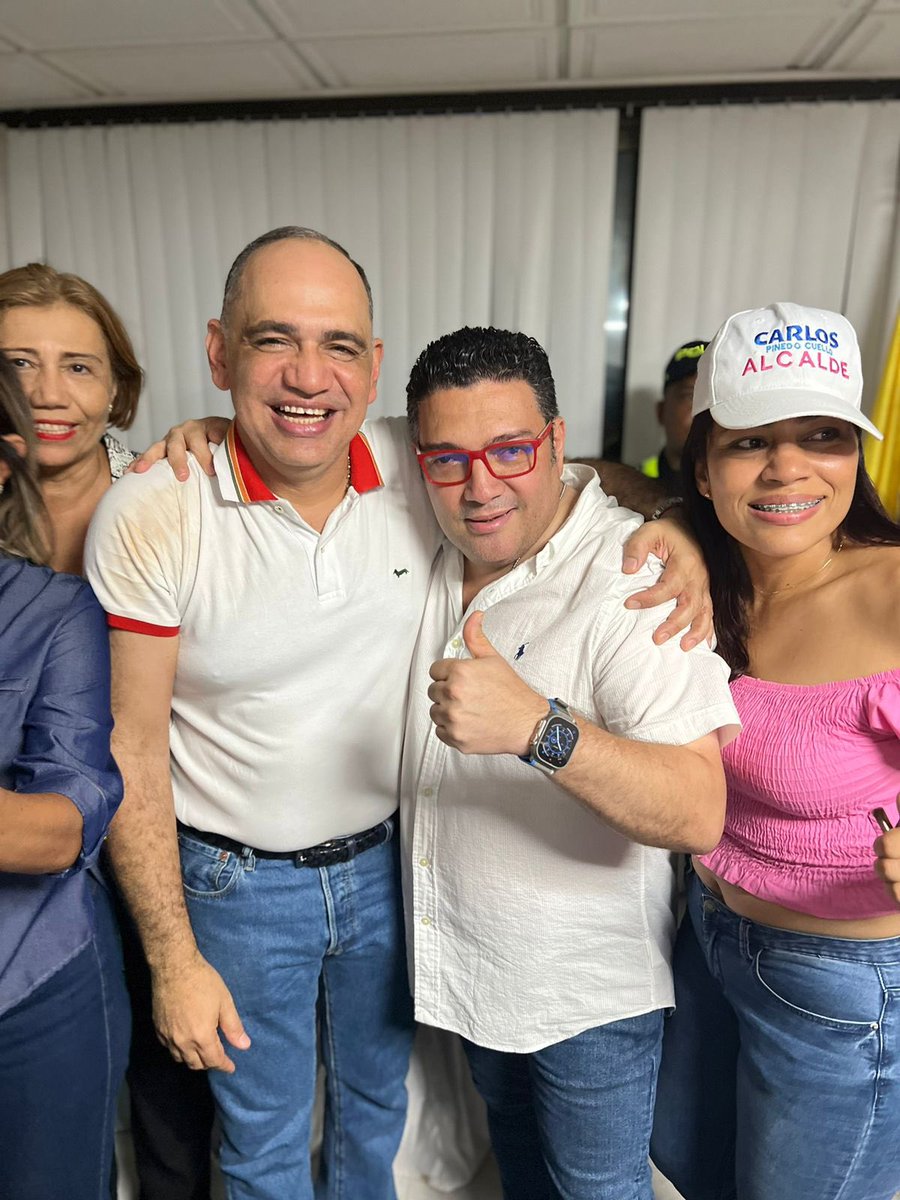 Con el alcalde electo de Santa Marta <a href="/CarlosPinedoC/">Carlos Pinedo Cuello</a>, Consultoría técnico-jurídica electoral, desde el principio hasta el final porque “SANTA MARTA SÍ PUDO” 2024-2027