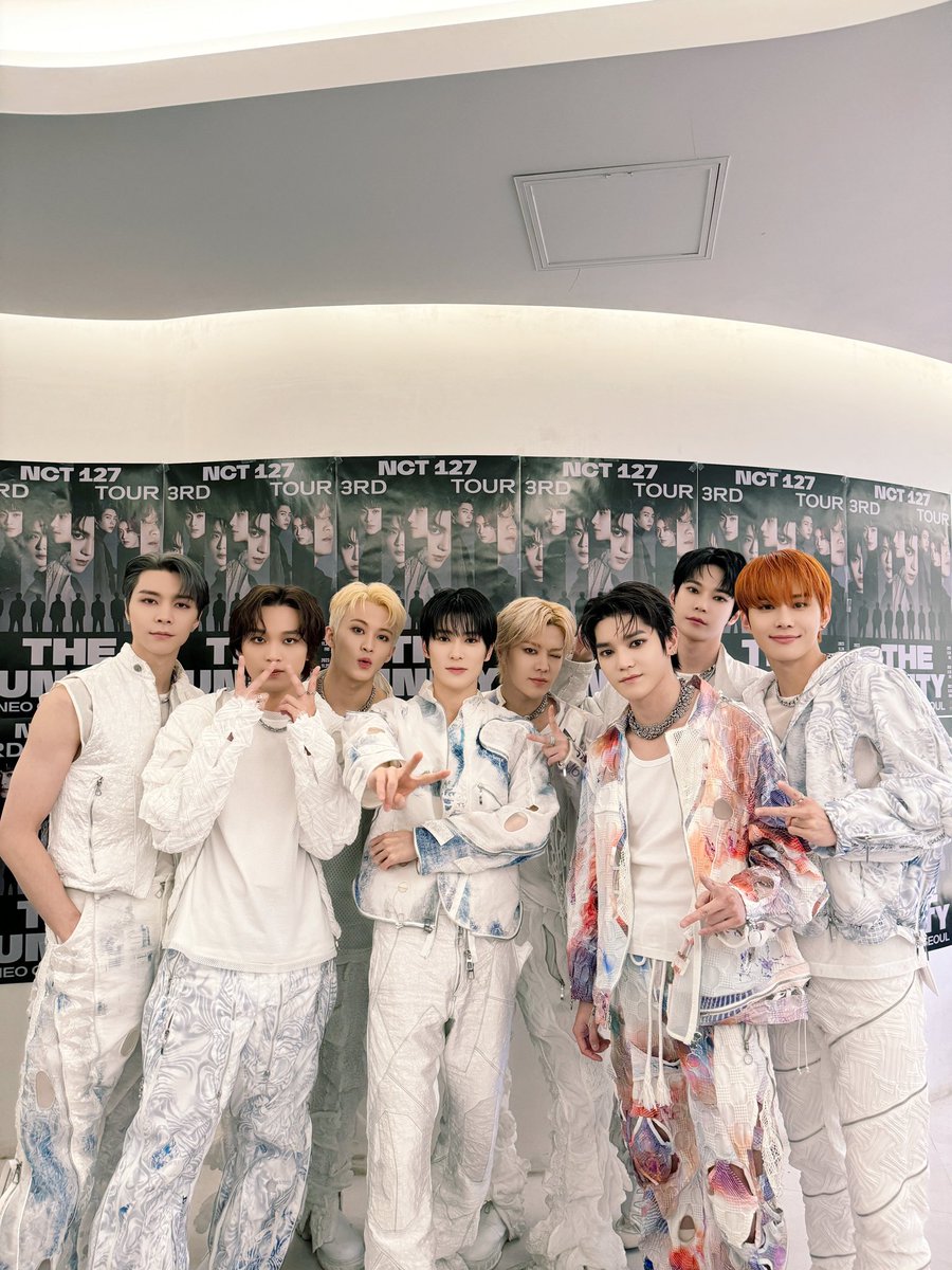 Back again in all white on the fifth day, ready to sing together once more.