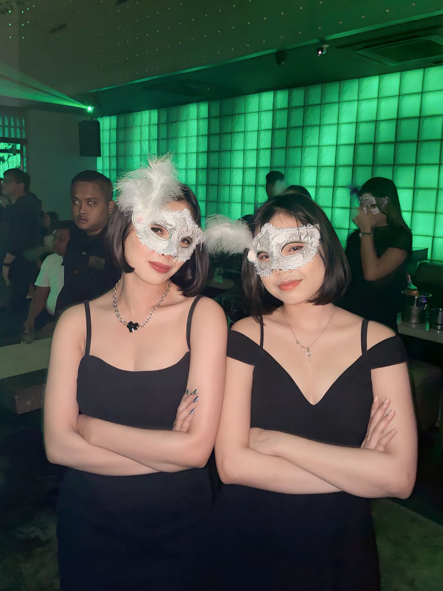 pipelcenj's tweet photo. bondol twins 👯‍♀️🤍 https://t.co/ZOYhDPA106