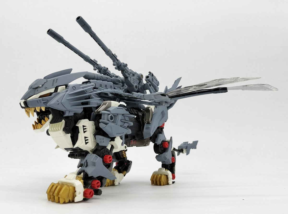 [閒聊] ZOIDS40週年 長牙獅零式鳳凰 試作品