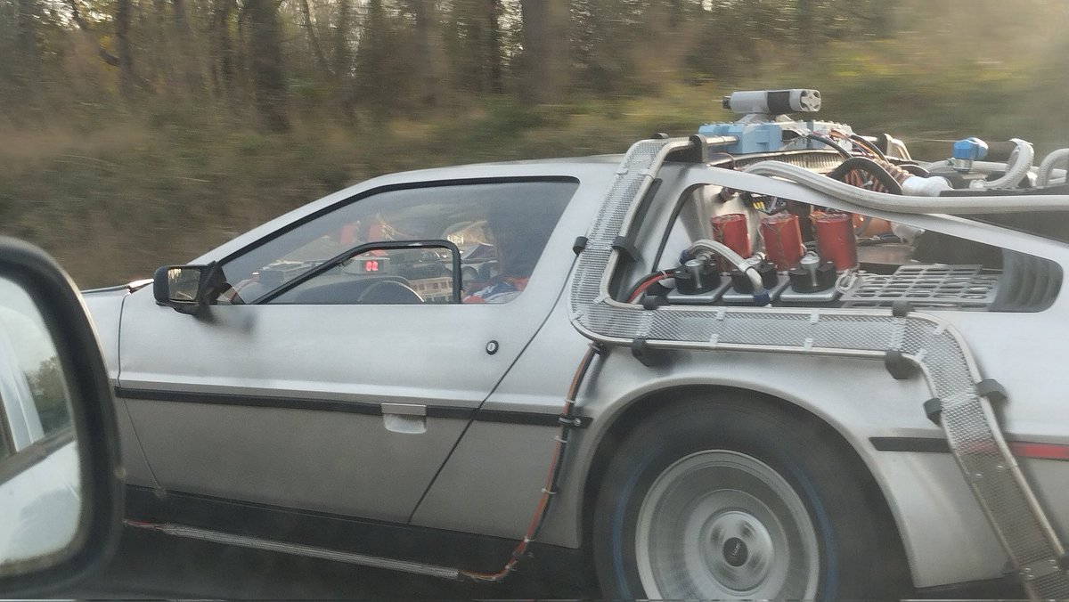 G4meMasterclass's tweet image. J&apos;ai croisé un chauffard qui roulait à fond sur l&apos;autoroute. Il est passé devant le radar, devinez à combien il s&apos;est fait flasher ? 😁