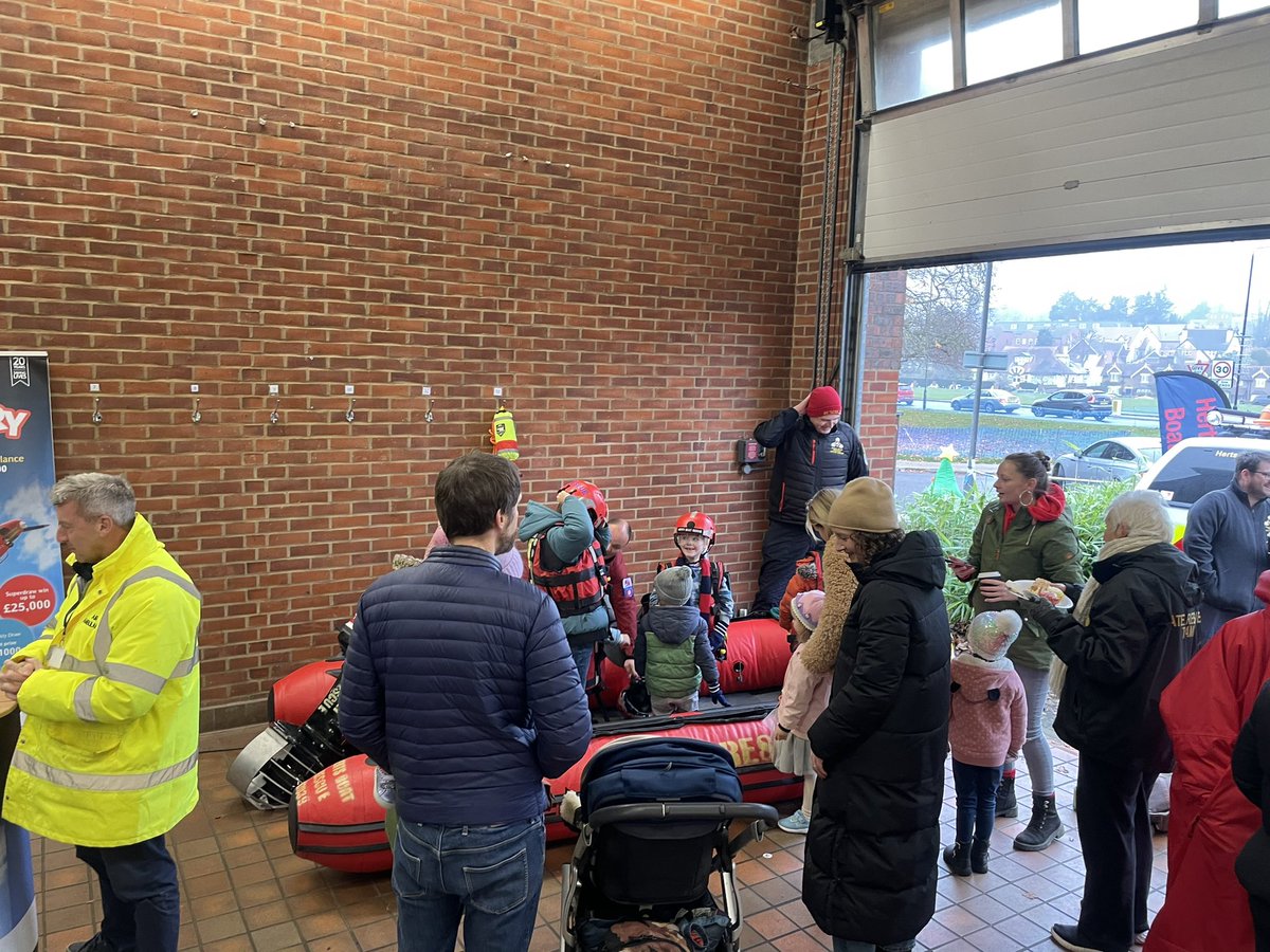 hertsboatrescue's tweet photo. Rescue team out today in #harpenden at the emergency services show 

Some young rescuer’s today learning water rescue #ourfuture 

#waterrescue #volunteers #waterrescue https://t.co/tthAKFaw6z