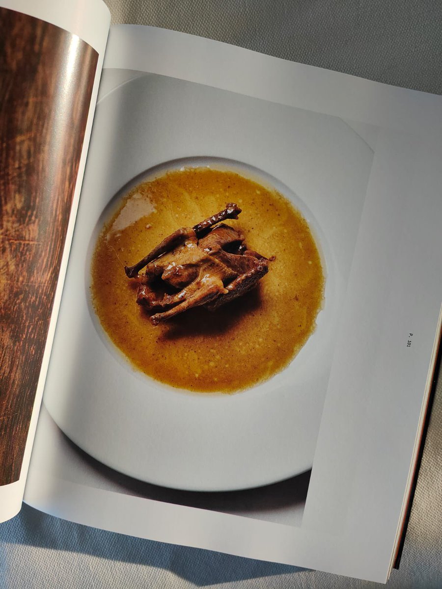 Feliz por anunciar la publicación de la segunda edición de 'Templos del Producto', el homenaje a los últimos bastiones del producto que publicamos hace cinco años. Esta nueva edición se presenta con idénticos contenidos, gran formato y tapa blanda. Más info en Instagram. <a href="/Matoses/">Matoses</a>