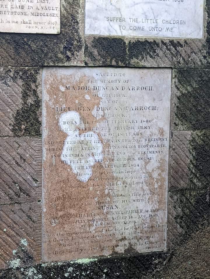 @cartsburnbooks Not a great picture but Major Duncan Darroch's time on St Helena is mention on his memorial stone in Darroch Park. Oddly, at the time Michael Shaw-Stewart down at Ardgowan seems to be a huge admirer of Napoleon. The family owned his hat until recently