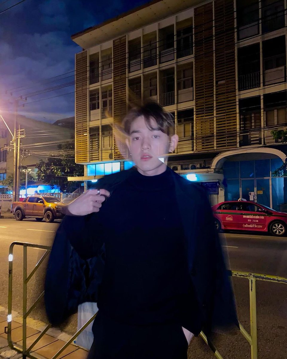 KAD8LAND's tweet photo. Update IG : @kadploysupa 

💬 : ไอเรามันก็coolซะด้วยสิ #กาดไม่ใช่การ์ด
⛓️ https://t.co/7llFgDOlBz

#KADLAND 
#KadploysupaIGUpdate https://t.co/bUv7kOYkWH