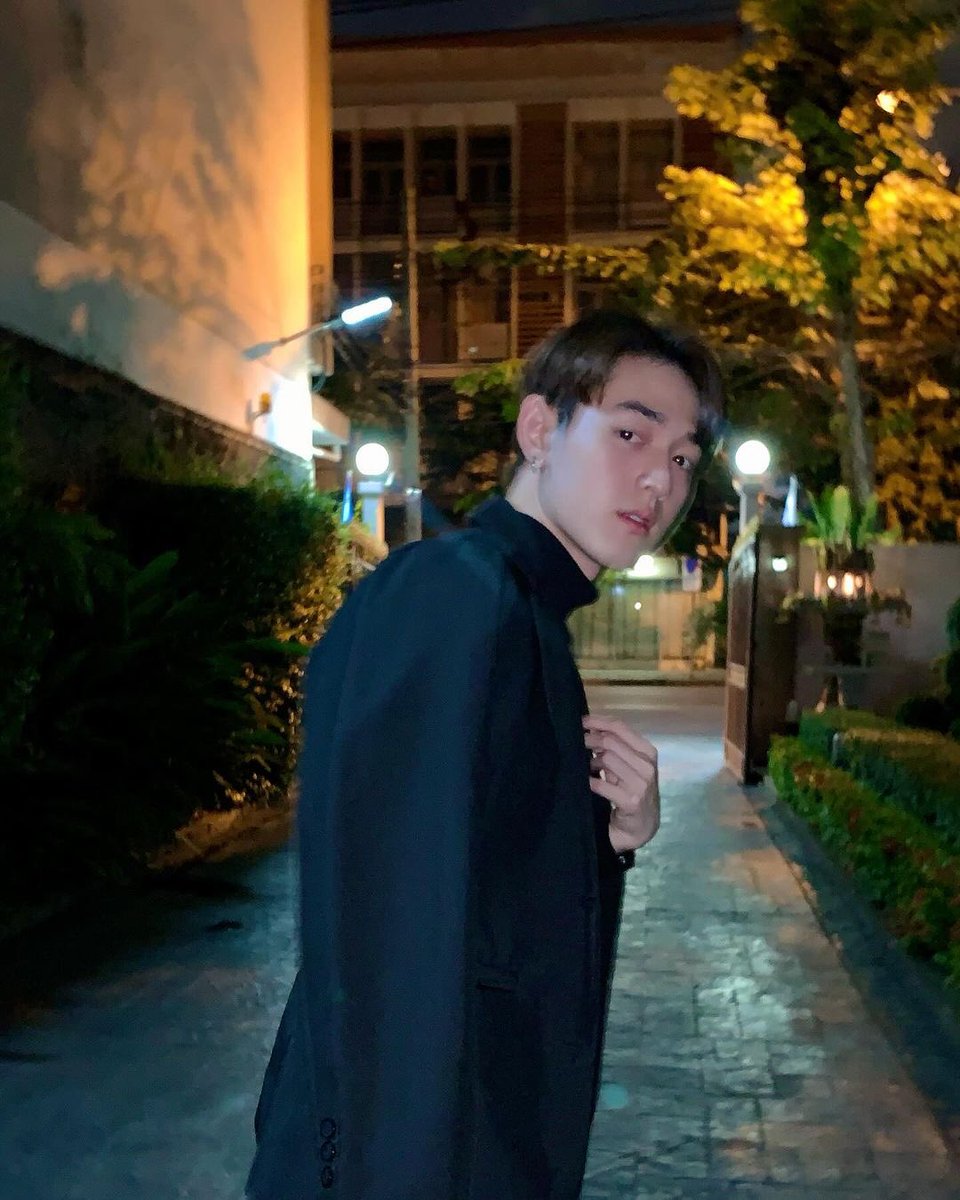 KAD8LAND's tweet photo. Update IG : @kadploysupa 

💬 : ไอเรามันก็coolซะด้วยสิ #กาดไม่ใช่การ์ด
⛓️ https://t.co/7llFgDOlBz

#KADLAND 
#KadploysupaIGUpdate https://t.co/bUv7kOYkWH