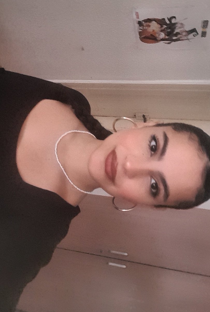 linatwtz's tweet photo. bday make up https://t.co/uUFc2kSYT3