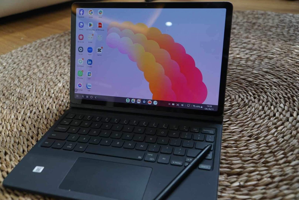 HelloSmartS23's tweet photo. Bán lại Samsung Tab S9 256G 5G, nguyên bộ gồm tab, bao da bàn phím, bút cảm ứng, bộ Microsoft office (còn hộp) và bảo hành hãng. Máy mua fpt 16/10

Anh chị em nào mua nhắn em
Giá 18tr https://t.co/EcCrMjiYnn