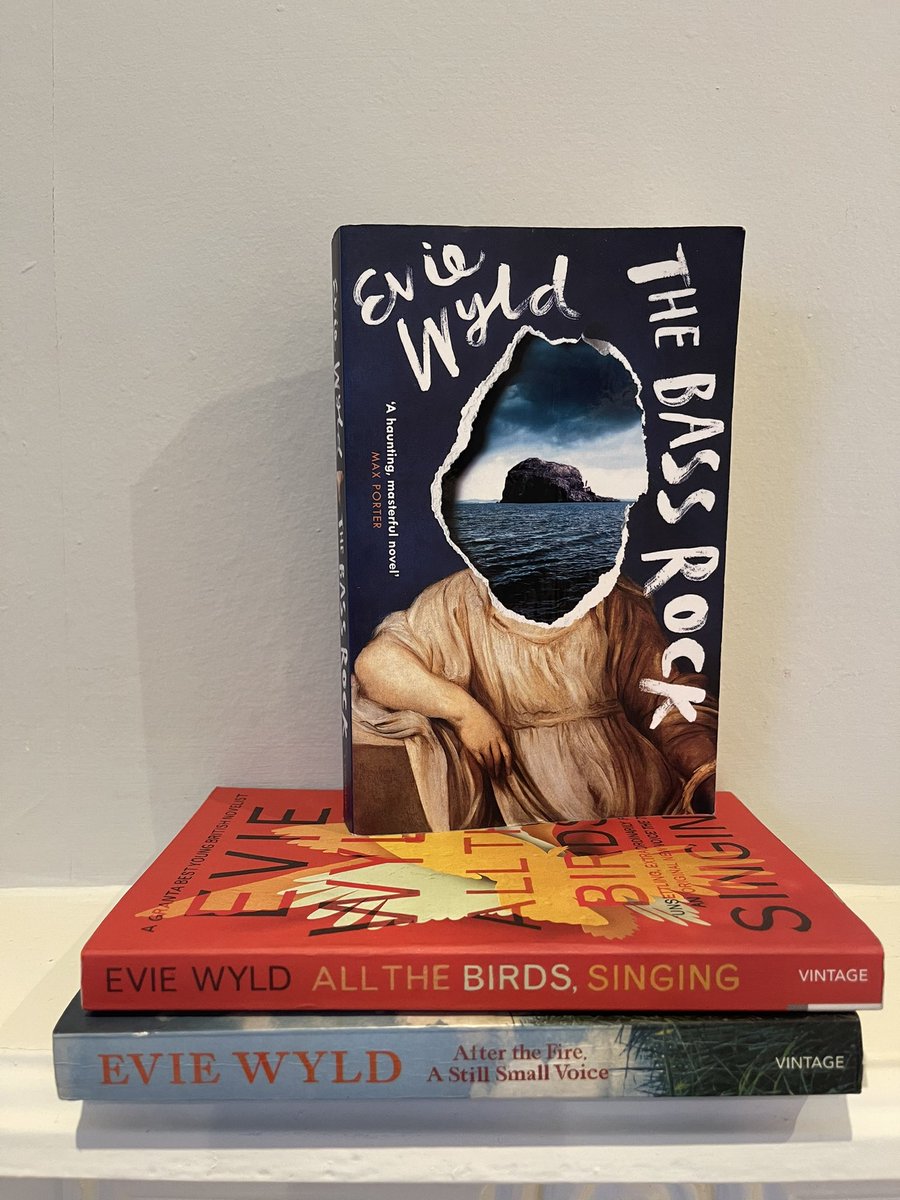 ✨Zalon✨ Mon 27 Nov✨

Writing Fiction: exploring character &amp; place

In conversation with @eviewyld   
Online event, 7-8pm 
Details here: tinyurl.com/jusc8c8a