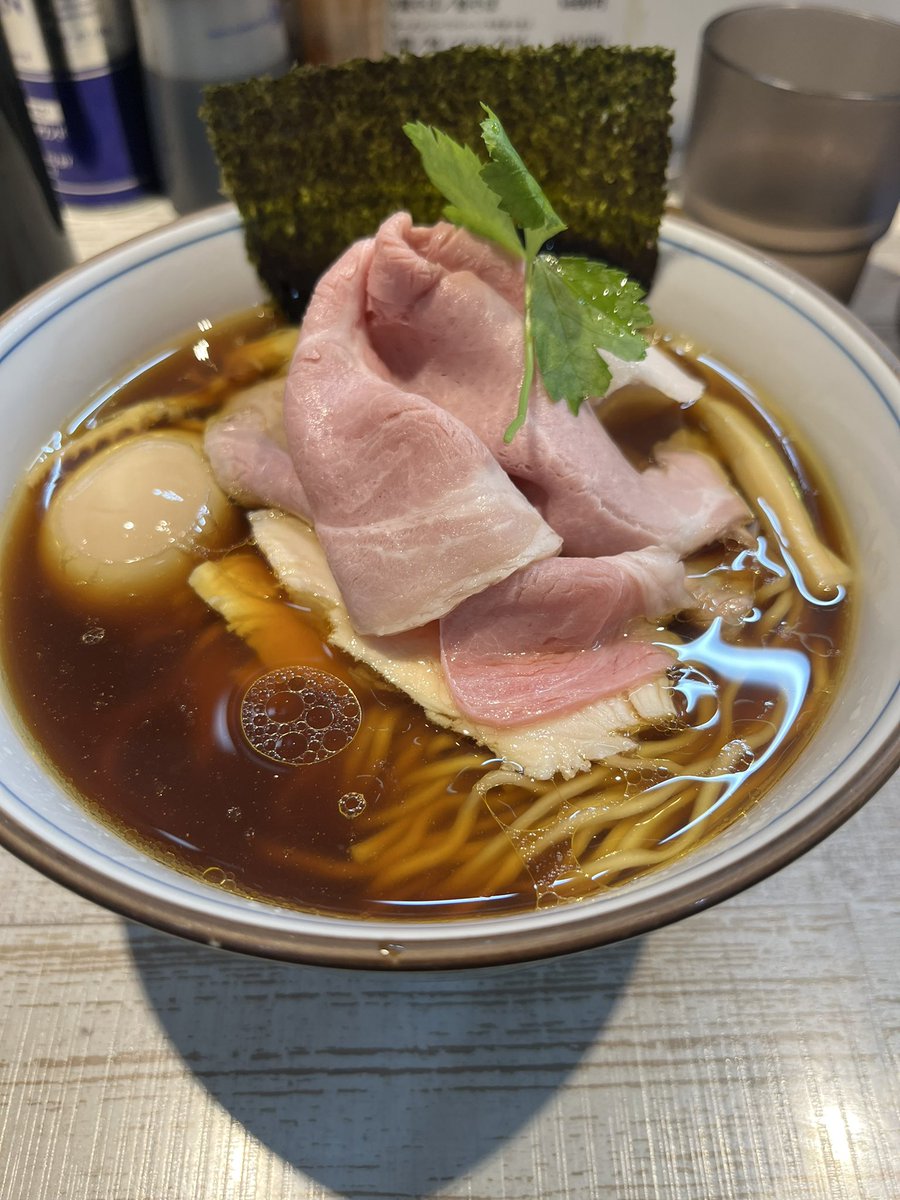 menmen2022's tweet photo. これぞ王道✨知る人ぞ知る超名店は、期待通りのドレス、味、パーフェクト🍜

特製醤油を注文したが、その他メニューも気になるものばかり！リピート間違いなし🙌

 #中華そば四つ葉
#埼玉川島町 https://t.co/TYkiUtm8kr