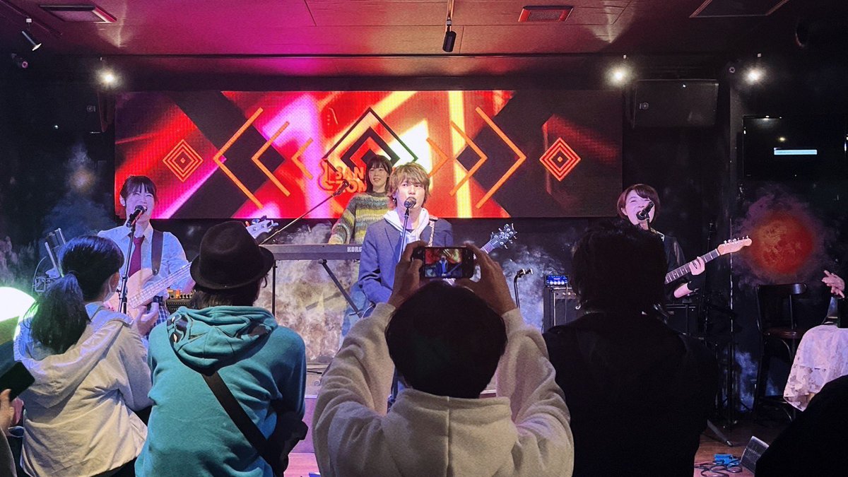 Takarame_Knite's tweet photo. ライブ写真放出その2

#No_affinity 
#バンド 
#ライブ 
#大トリ https://t.co/RxpR4XFEXW