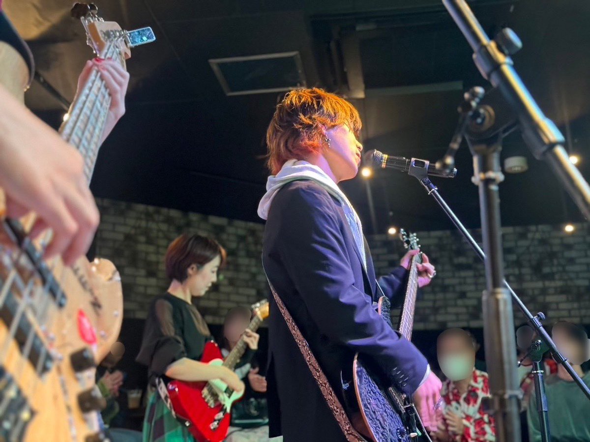 Takarame_Knite's tweet photo. ライブ写真放出その2

#No_affinity 
#バンド 
#ライブ 
#大トリ https://t.co/RxpR4XFEXW
