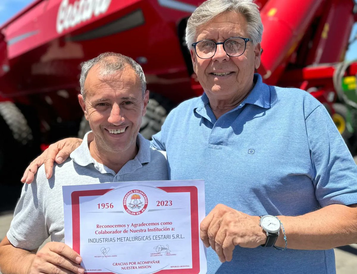 CestariTolvas's tweet image. Estuvimos presentes en la inauguración del Centro de Capacitación y Entrenamiento de los Bomberos Voluntarios de Colón, Bs. As. Estuvimos con "nuestros" Bomberos, quiénes son parte de la familia #Cestari . Agradecemos a @bomberoscolonba por el reconocimiento ❤️. 
#SomosCestari