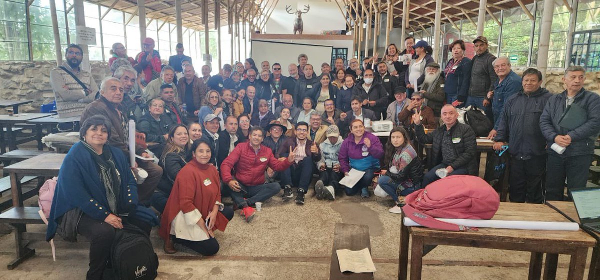 IvanPerdomoL's tweet photo. En una exitosa jornada se convirtió la asamblea y elaboración del plan estratégico de la @FedeBogotaJAC en cabeza de @DavidCasCh realizada en la localidad rural de Usme, con el apoyo logístico  del @BogotaParticipa https://t.co/GGfxmUZdO8