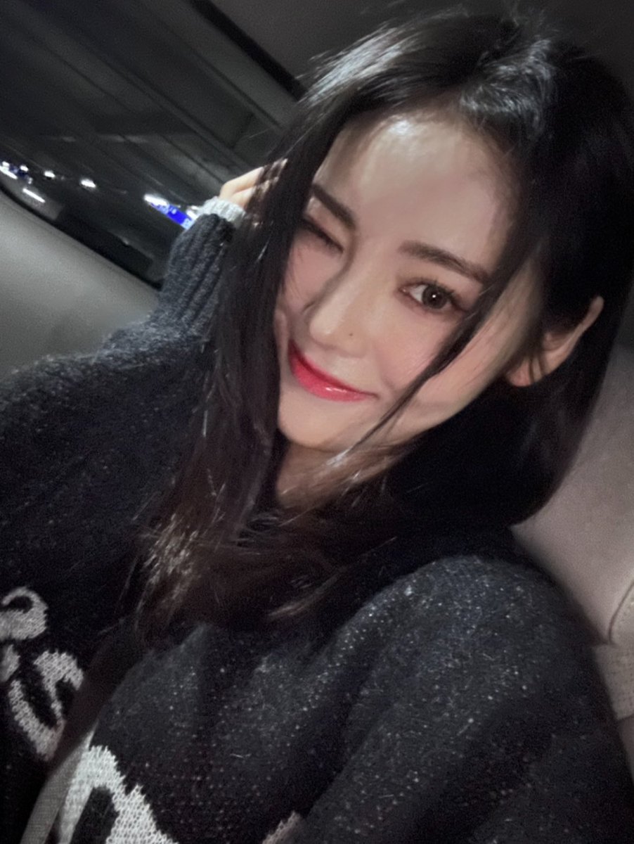 d vd extrañaba tanto a jinsoul, soy la persona más feliz del mundo 🙁