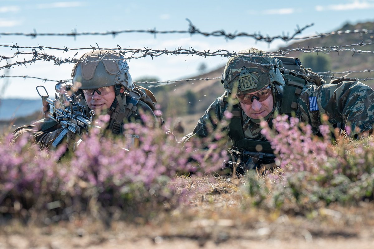 7e_brig_blindee's tweet photo. #OLYCO🇬🇷🇫🇷
Chaque soldat est indispensable à la réussite de la mission. Il joue un rôle moteur dans la défense collective du continent aux côtés de nos alliés.
#resilience #forcemorale @armeedeterre @35emeRI @Commandement_FT https://t.co/lnWq3TQQEF