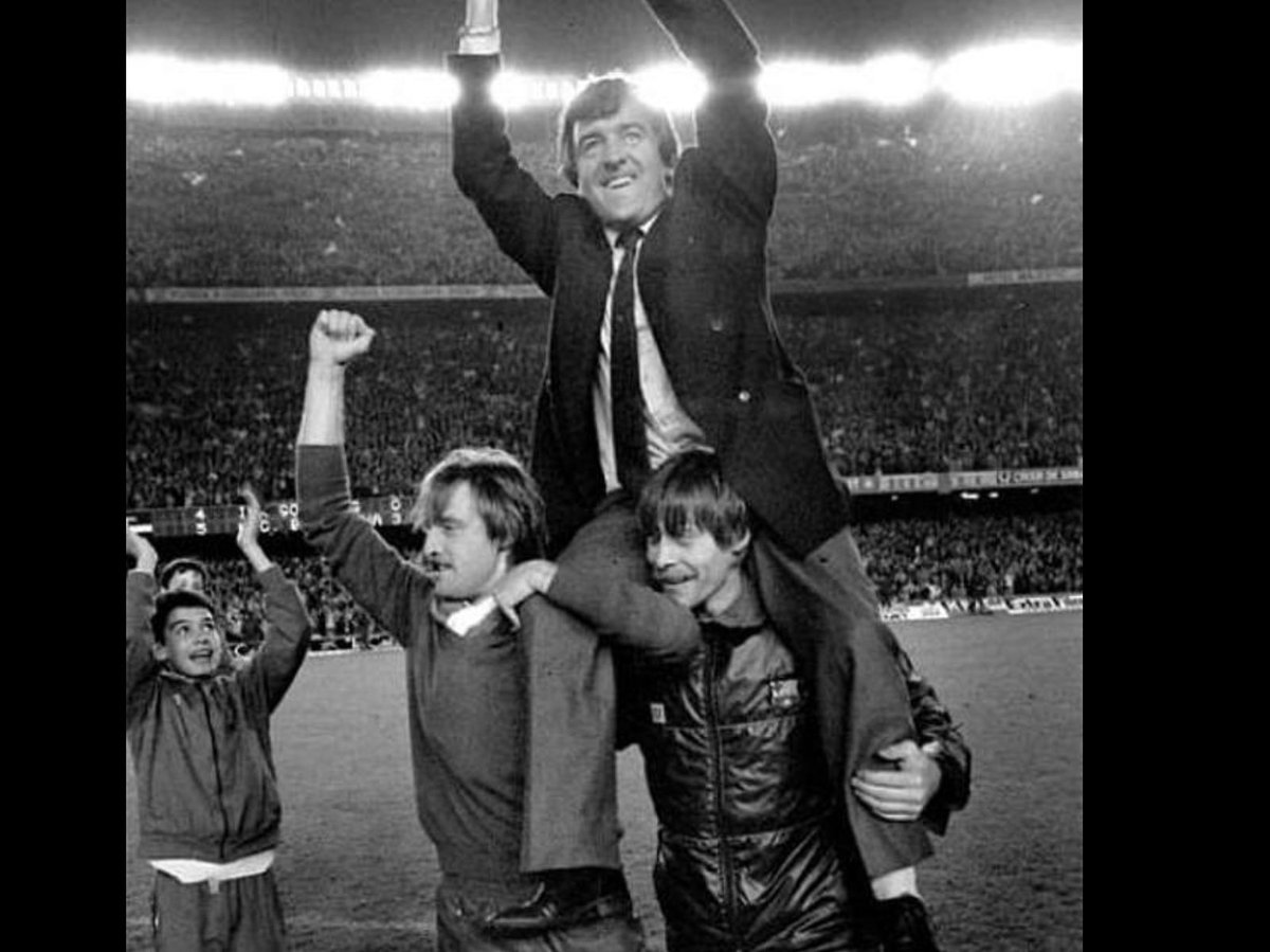 MartinWengrow's tweet photo. RIP Terry Venables.
In the words of George Graham to myself “he was one of England’s greatest ever coaches.”
He also inspired GG to become a manager.
Here he leads Barcelona to the title.
The young ball boy to the left is Pep Guardiola. https://t.co/i0XgtcDMij