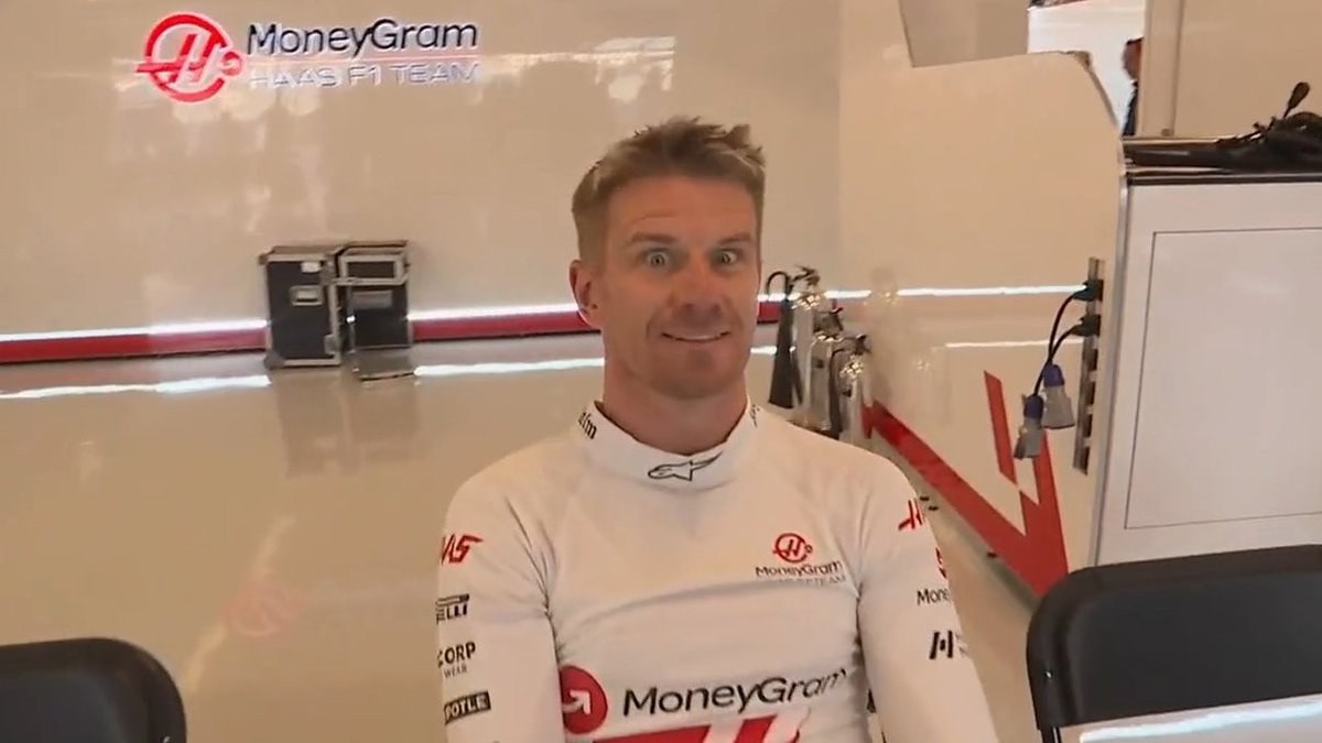 F1's tweet photo. And chill 🎧👍

#F1 #AbuDhabiGP https://t.co/babTcfB6pe