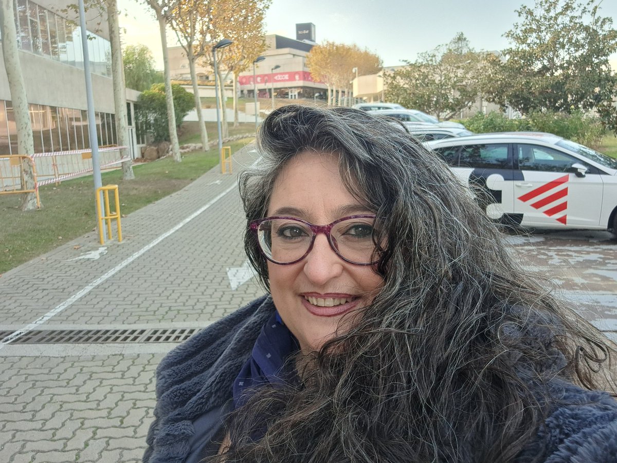 KarinagibertK's tweet photo. Setmana intensa de molta activitat divulgativa que culmina a @Mes_324
@som3cat 
Reflexionant sobre #InteligenciaArtificial amb @AnnaGarni 
Gràcies per aquesta entrevista
#AIethics @IdeaiUpc @la_UPC @COEINF 

https://t.co/eYGLTC5l9m https://t.co/KddwQ238ST