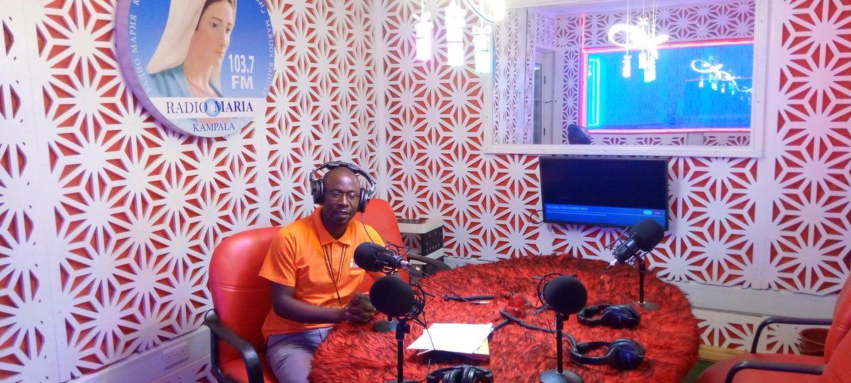 YouBelong Uganda (@youbelongu) on Twitter photo Kenneth Ayesiga <a href="/YoubelongU/">YouBelong Uganda</a> Team Leader, promoting mental health with 1000 school students and at Radio Maria Kenneth Ayesiga <a href="/YoubelongU/">YouBelong Uganda</a> Team Leader, promoting mental health with 1000 school students and at Radio Maria