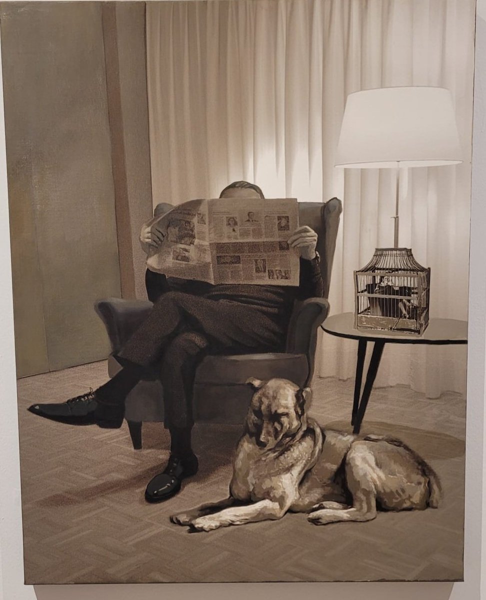 totmarques's tweet photo. Acabant aquest any de guerres pròximes, i d'anuncis de Mattel signats per Greta Gerwig em trobo la premonitòria "B@rbie" (2021).
En la sala contigua, hi ha tb "Sa casa" (2020) unida a un dels "Somnis" de Grete Stern.
Ahir #IsabelOliver va inaugurar al @_MACVAC, a Vilafamés. https://t.co/5mPVPCpnvp