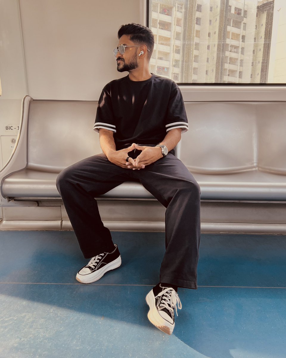 Another day at #bangalore rocking in my baggy fashion… Who knew teasing my brother’s fashion would lead to my own comfy style 😛 

Dreaming of ramp walk runway for some luxury brands someday 🤞…. 

#meninfashion