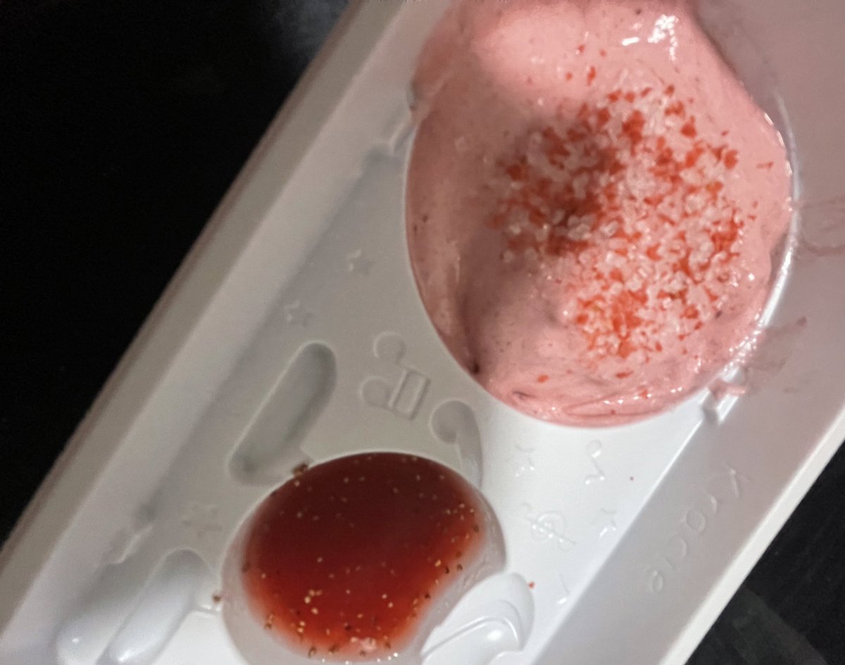 o__s335's tweet photo. 心と体が疲れたのでねるねるねるね食べた https://t.co/s6B3DcdJg7