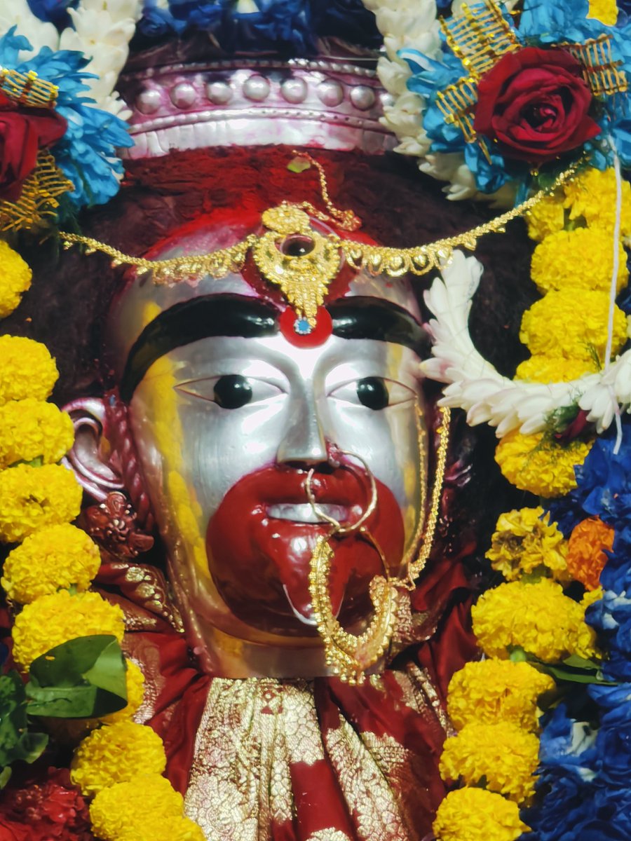 JaiMaaTarapith's tweet photo. ```Jai Maa Tara``` 🌺
Today Darsan 26/11/2023
আজ সন্ধ্যা আরতির সময় ফুলের সাজে মা🌺❤️
#tarapitharitrapanda 
#aritrapanda 
#Tarapith 
#tarapithofficial 
#tarapithliveexclusivevideos https://t.co/S209XuqqXf