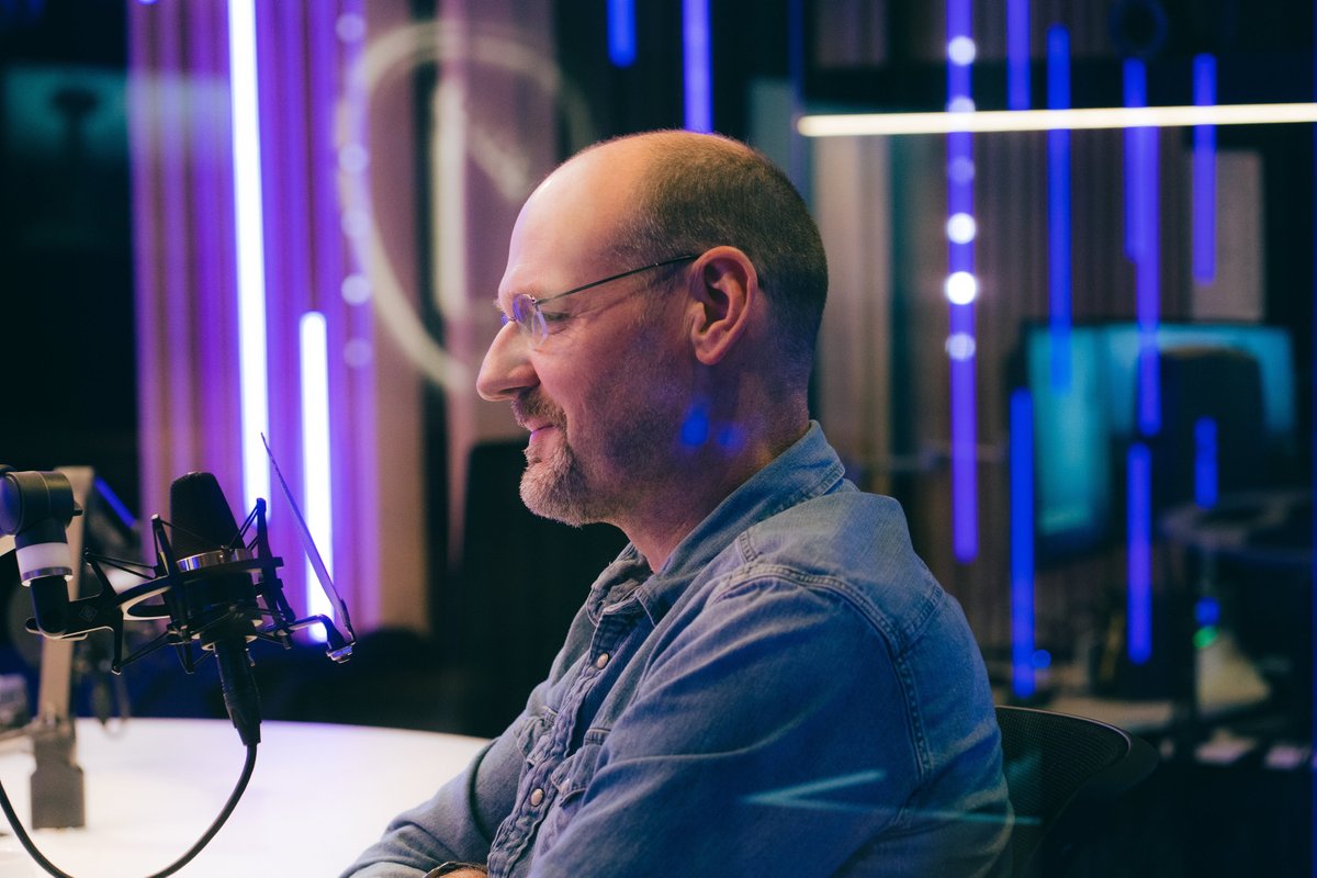 Schrijver Jan Vantoortelboom: “Doodgaan is gemakkelijk, maar de weg erheen rommelig.” #Radio1Touché 

radio1.be/lees/jan-vanto… #Radio1Touché <a href="/FriedlLesage/">Friedl' Lesage</a>