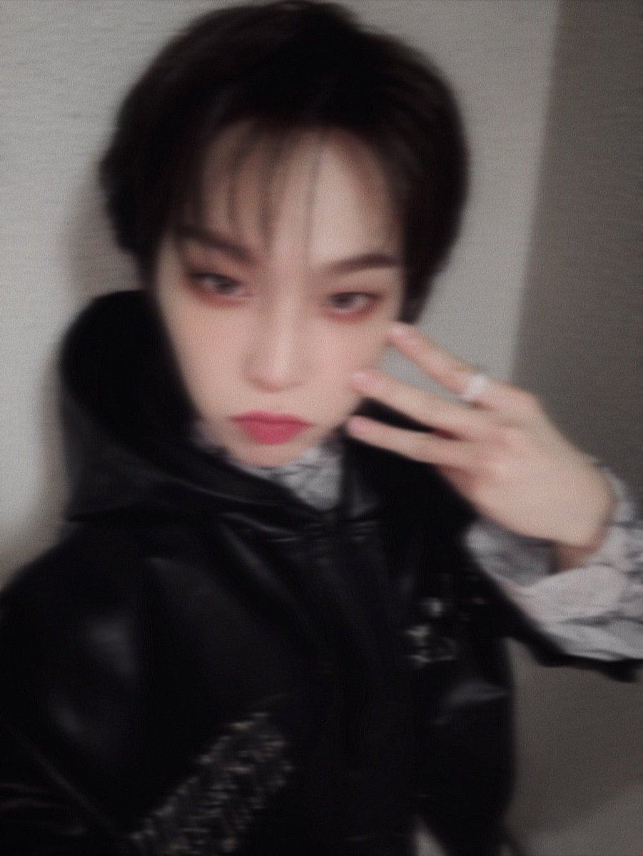 GHOST9OFFICIAL's tweet photo. 흔들흔들 흔들풍손(?)

#SHIN #이신 https://t.co/FnhfNr7oV6