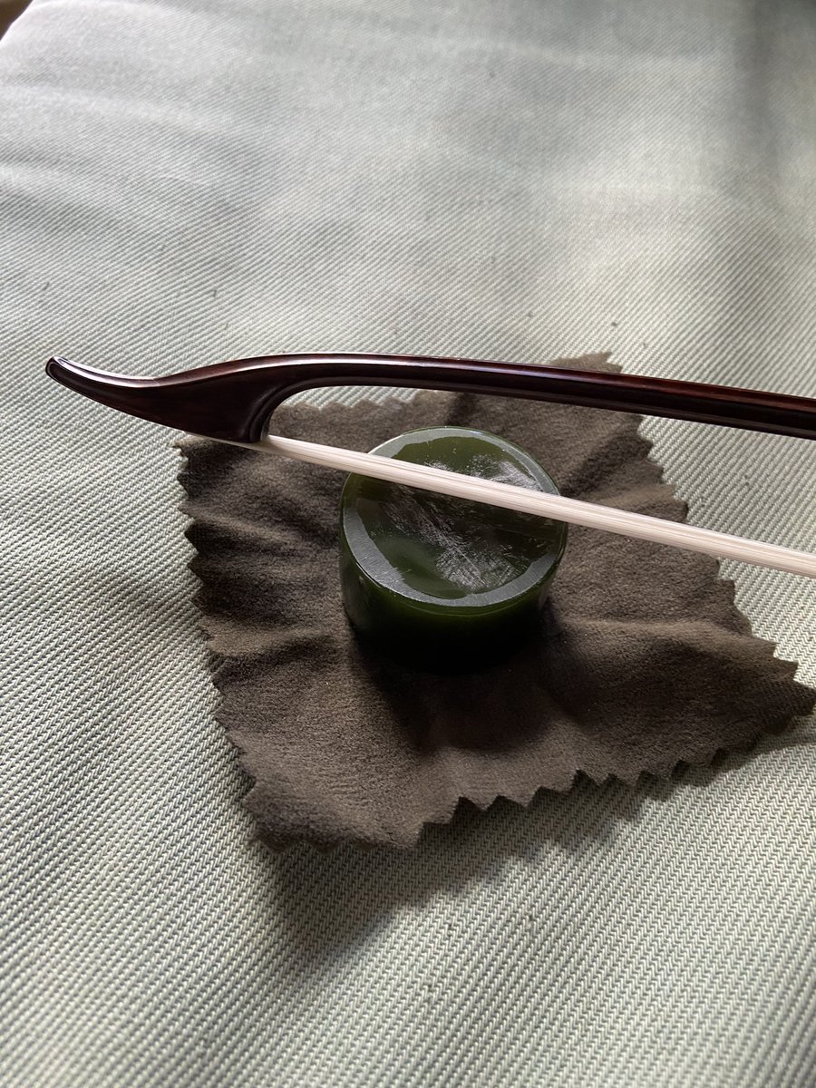 arcomelo2013's tweet image. New rosin for the cold season 

#coldseason #rosin #baroquebow #baroquemusic #earlymusic #historicalviolin #strings #baroqueviolin