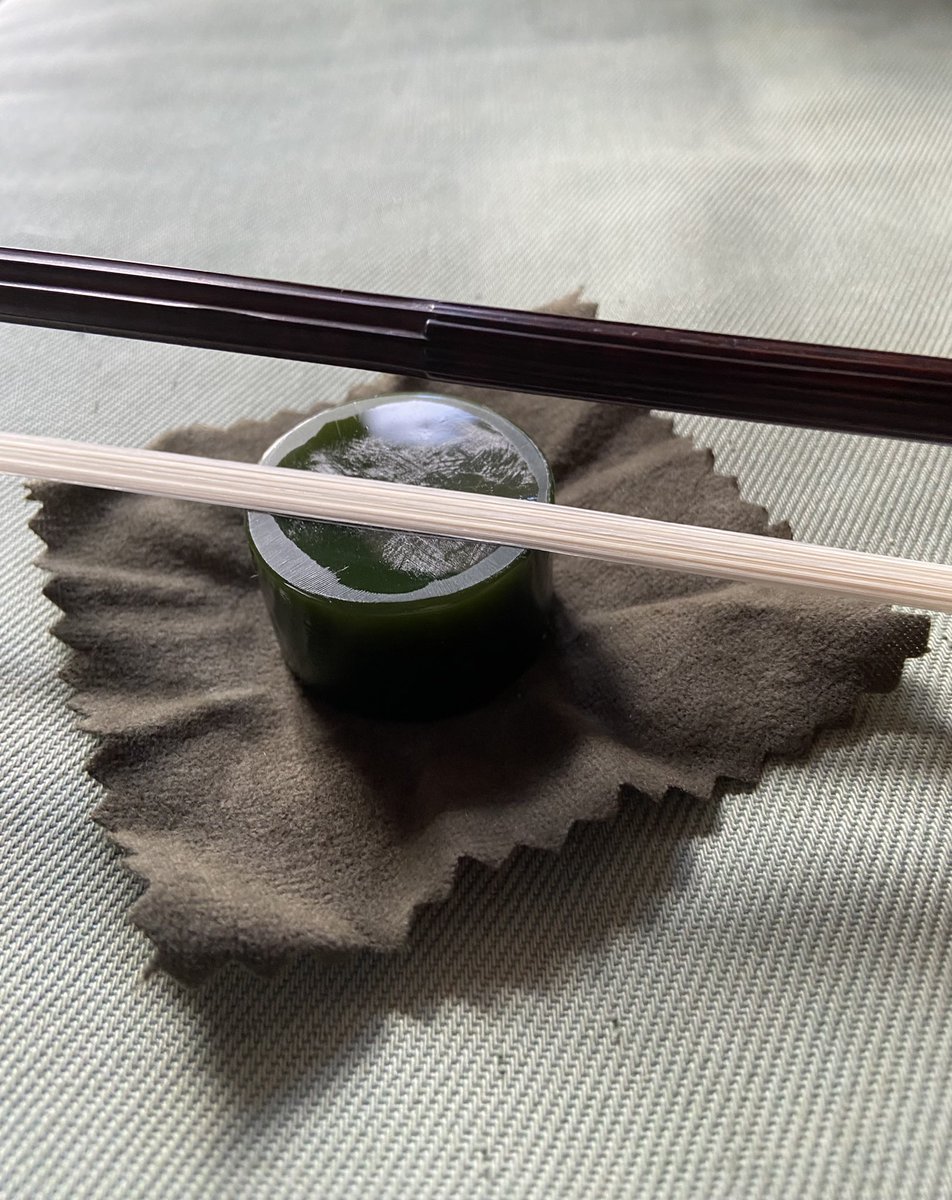 arcomelo2013's tweet image. New rosin for the cold season 

#coldseason #rosin #baroquebow #baroquemusic #earlymusic #historicalviolin #strings #baroqueviolin