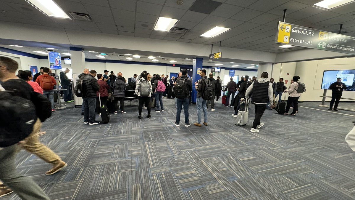 re:Invent Parties 🎉🥂 tweet media