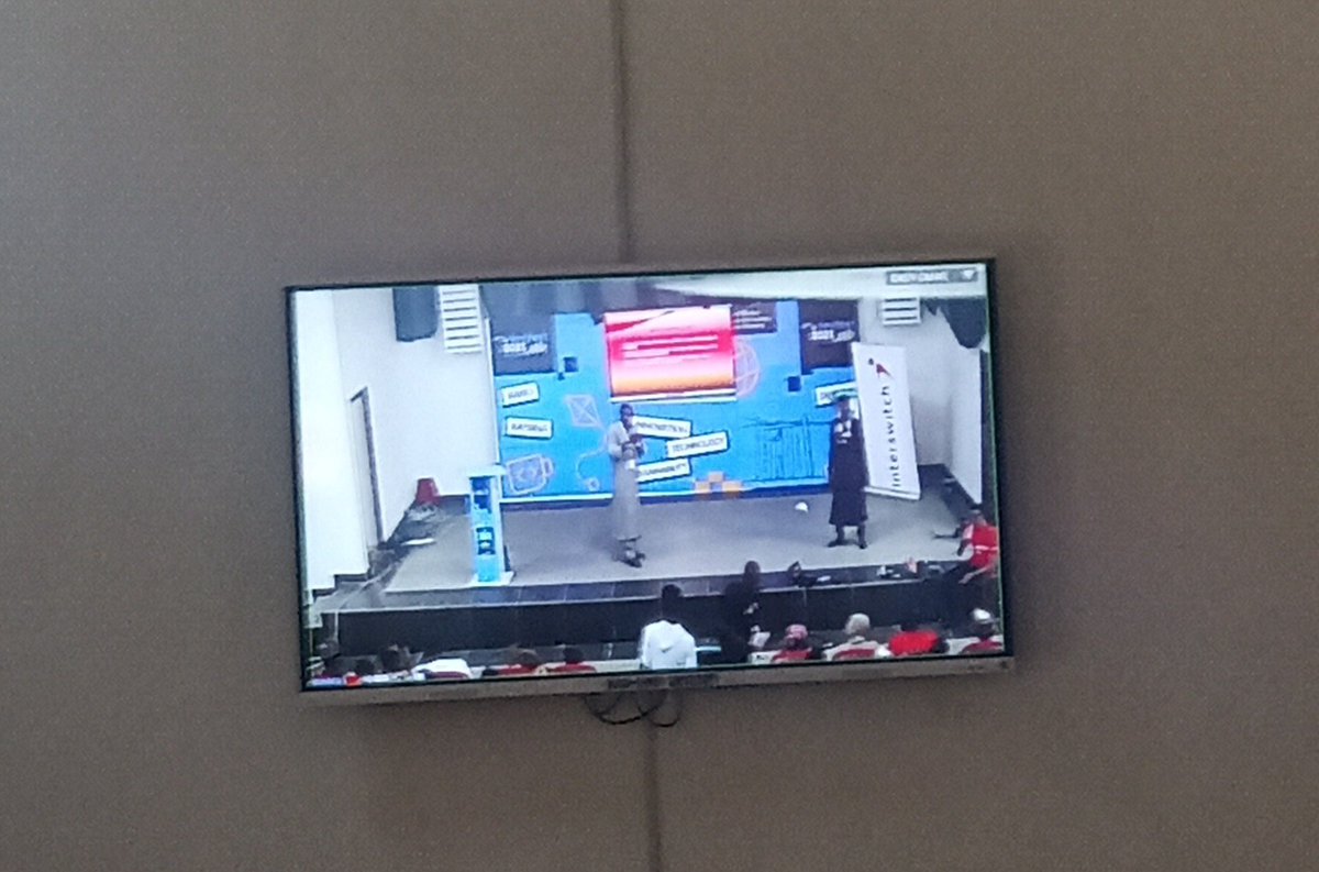 Anonscode's tweet photo. Preaching Bayascriptπ₯π₯π₯π₯
A JavaScript like buh in hausa language
@gdglagos
@gdgkatsina
#DevFest2023
#devfestkano
#devfestNW https://t.co/DlqLLOtJoO
