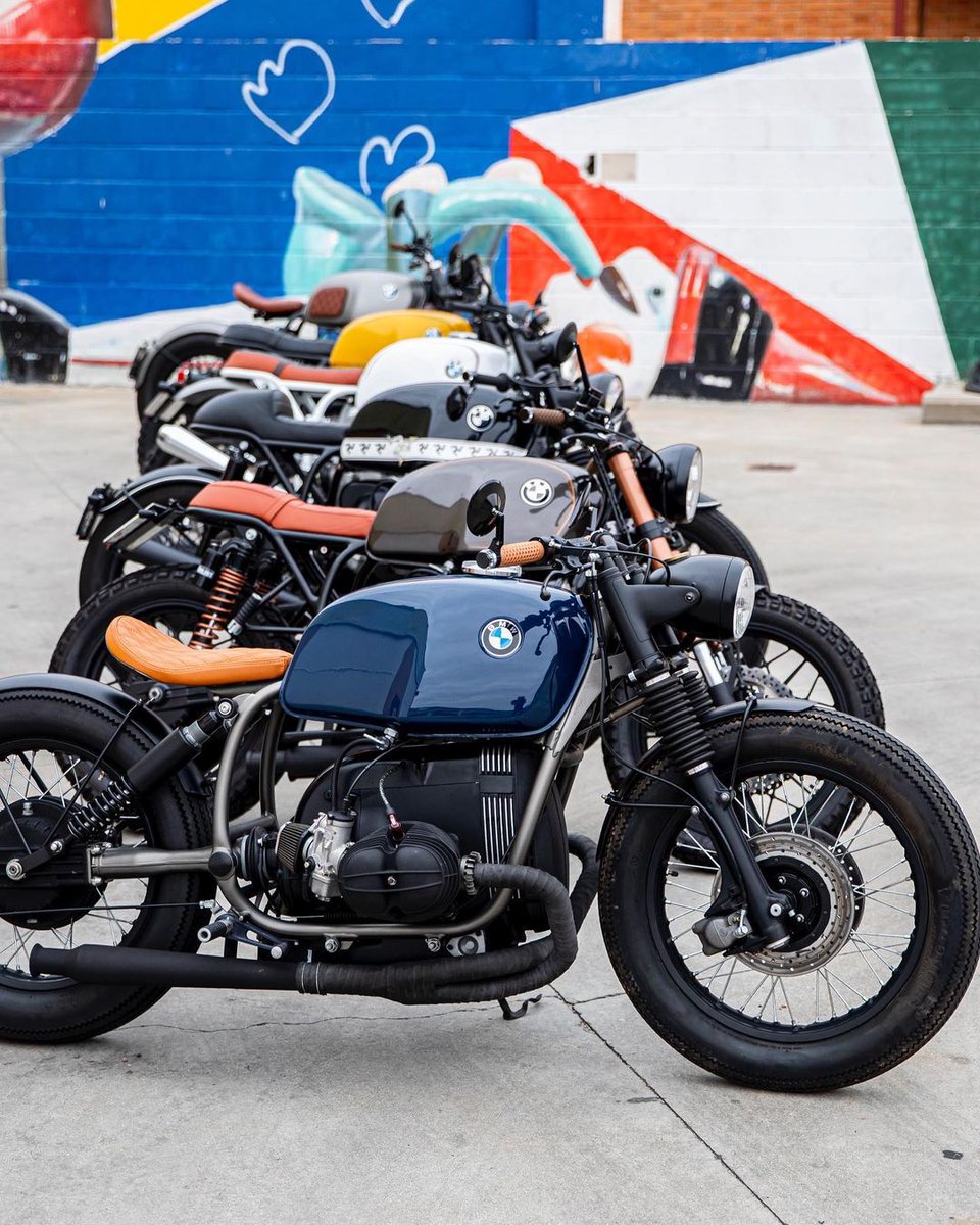 CafeRacerDreams's tweet photo. FAM! 🏁

https://t.co/RZ5cv6fxjR

#caferacerdreams #BMWcaferacer #caferacer #welovewhatwedo #shippingworldwide✈️🌎 https://t.co/XGoXcvrcDq