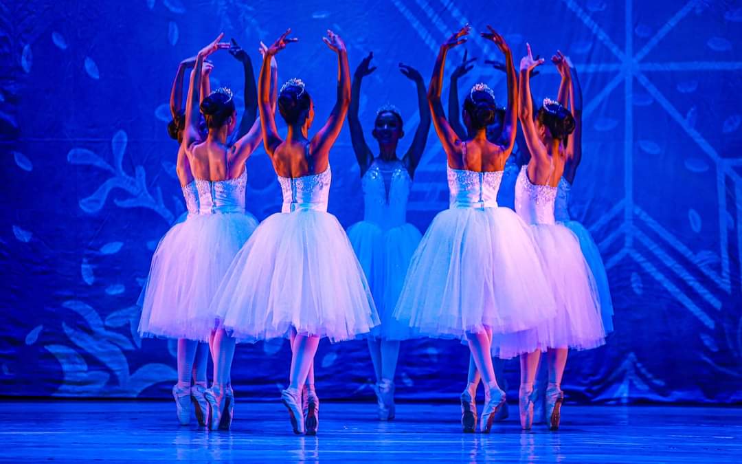 ENTRADAS AGOTADAS Y ÉXITO DE LA OBRA "EL CASCANUECES" EN EL TEATRO NACIONAL 

El Teatro Nacional de San Salvador ha derrochado belleza y magia con el clásico de Navidad “El Cascanueces”. El célebre ballet se ha presentado durante este fin de semana con sala llena, las entradas