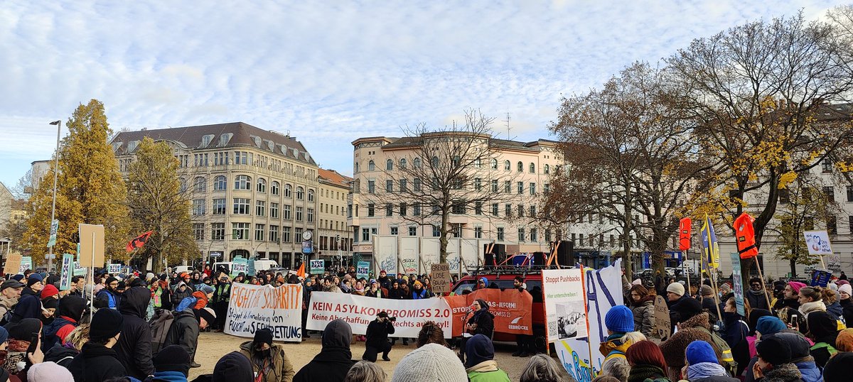 perspektive_sv's tweet image. Das Lied von Über Homayoun auf der Stop GEAS Demo in Berlin nehmen wir zum Anlass noch einmal auf den Fall hinzuweisen und aufzurufen die Petition zu unterschreiben. #StopGEAS innn.it/freehomayoun