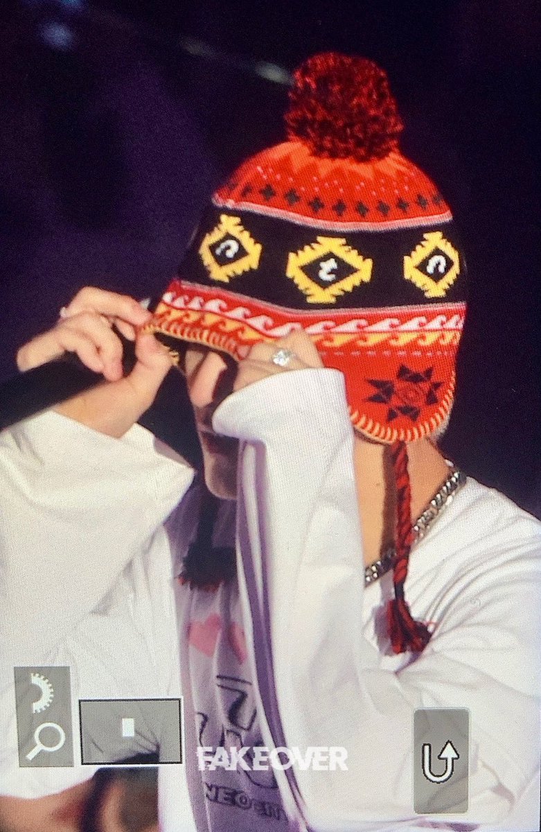 231126
눈 가리는데 즈니는 보고싶은 마크얌..🤭🥹
#마크 #MARK #NCT