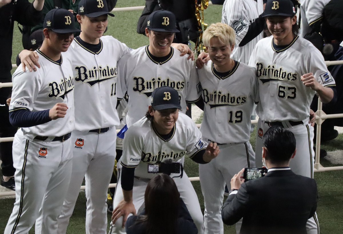 LaLuce_orix's tweet photo. 今年もたくさんお世話になりました！！ https://t.co/qhKrPCrFUj