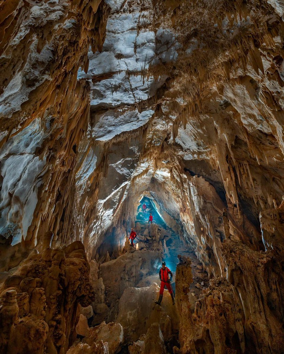 thisishatay's tweet photo. Bird (Bat) Cave in Sarıseki Canyon/İskenderun.Although the cave is short, it is very rich in terms of formations, and when this richness is found in large volumes, magnificent images emerge.
📸 @ ekulak
#thisishatay
#türkiye #turkey #hatay #antakya #iskenderun #arsuz #belen #cave https://t.co/Sj0bExVghG