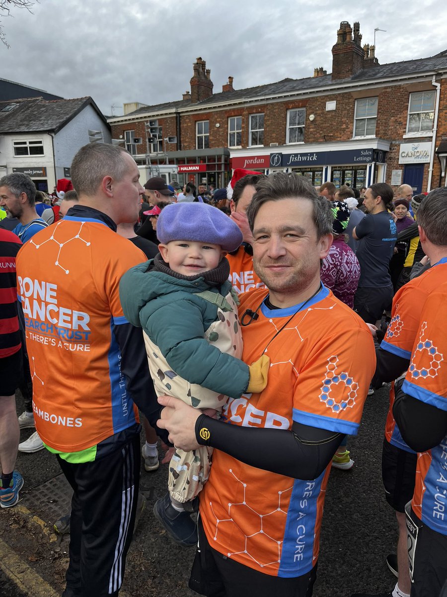 WraggPeat's tweet photo. @karen_heggs @RunnorthwestRun Sooo great seeing you! Jolly morning for all 🥰 https://t.co/A4HgvhF88s