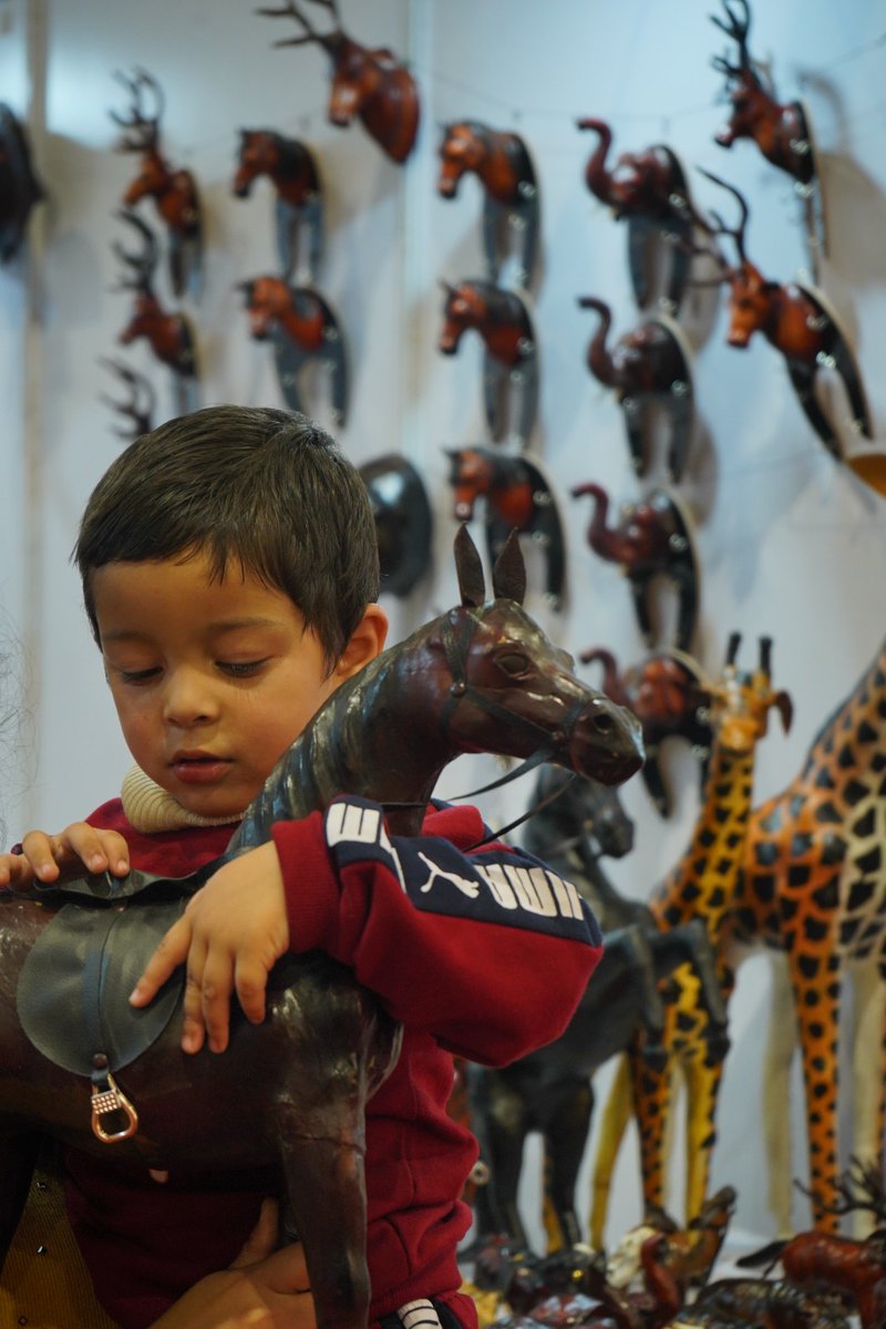 CIPAM_India's tweet photo. Indore's leather toys, where every creation is a masterpiece of playfulness. Witness the sparkle in his eyes as he immerse himself in the enchanting world of these handcrafted wonders.
Venue : Hall no. 5, first floor, ITPO from 14-27th Nov, 2023.
#GIpavilion #DPIITpavilion https://t.co/26177Rha5Y