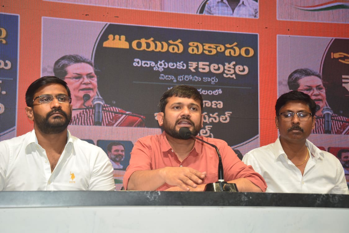 VenkatBalmoor's tweet photo. Held a press conference at Gandhi Bhavan to declare the guarantees of the Congress party to the students and unemployed youth of Telangana. Attendees include @nsui incharge Shri @kanhaiyakumar , TPCC Spokesperson Vachan, #TSNSUI VP Chandana Reddy, Hyderabad #NSUI President Abhijeet Yadav and Advocate B.Narsing (TPCC Legal Cell).
#TelanganaElections2023 #TelanganaElection2023