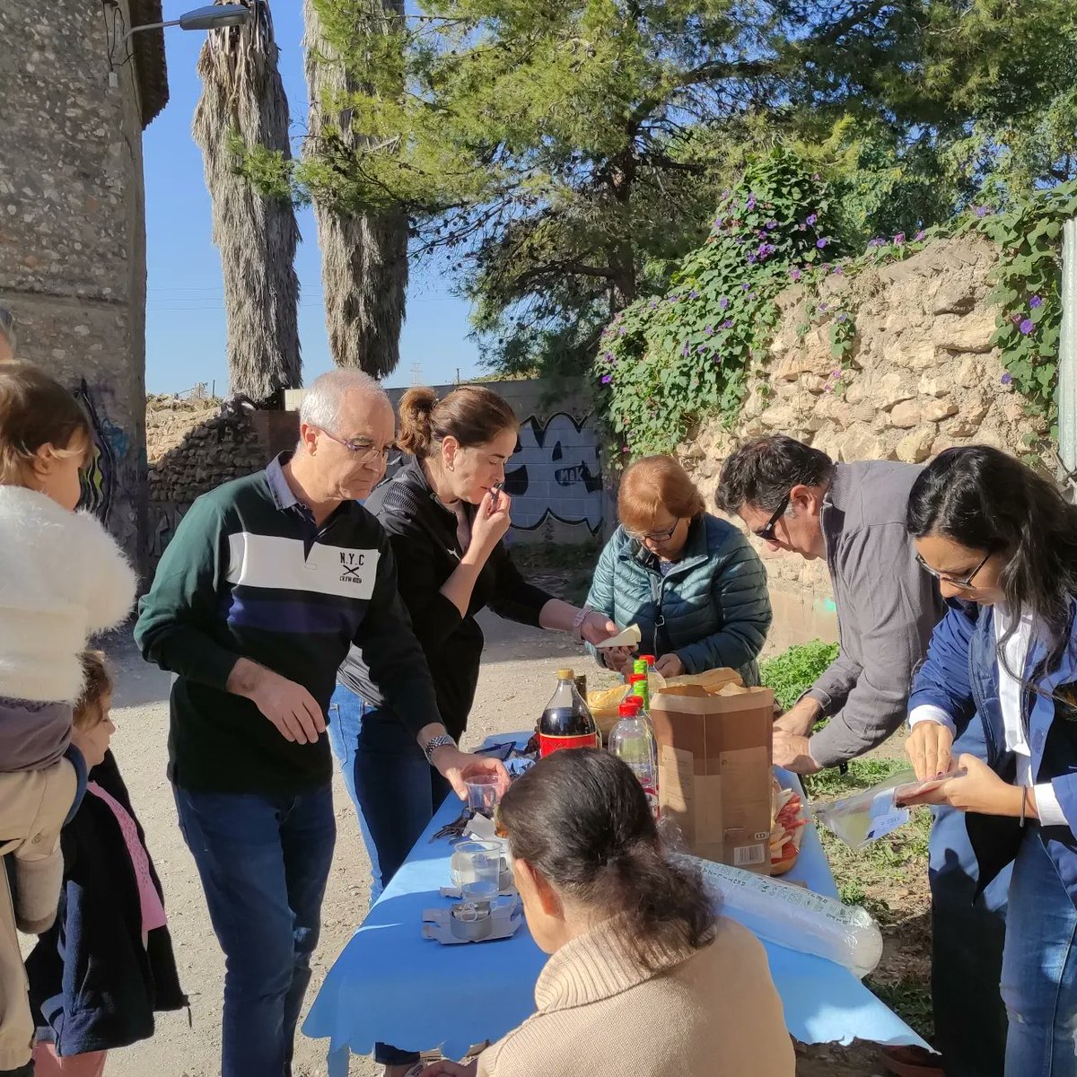 Ahir varem acudir a la cridada del nostre artiste 🎨 Vicente Albert García per a conéixer de primera mà cóm va el procés d'elaboració dels nostres monuments. 
#Falles2024
@jcf_falles @seuxereamercat